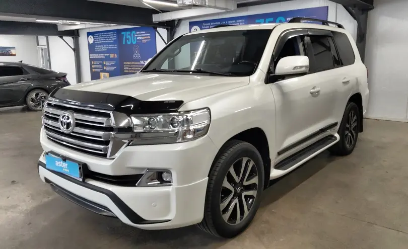 Toyota Land Cruiser 2016 года за 28 000 000 тг. в Астана