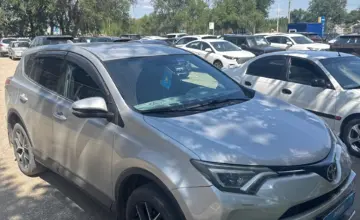 Toyota RAV4 2018 года за 11 000 000 тг. в Актобе фото 3