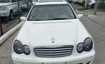 Mercedes-Benz C-Класс 2004 года за 3 500 000 тг. в Талдыкорган фото 2