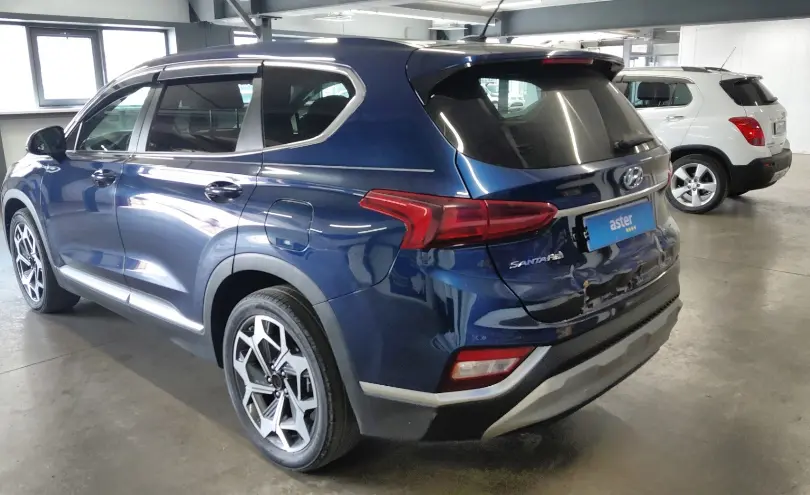 Hyundai Santa Fe 2020 года за 10 000 000 тг. в Астана фото 4