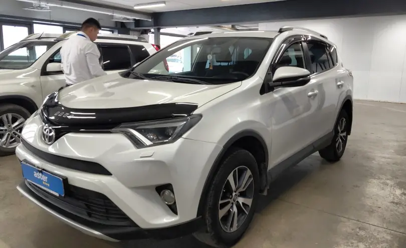 Toyota RAV4 2016 года за 13 500 000 тг. в Астана