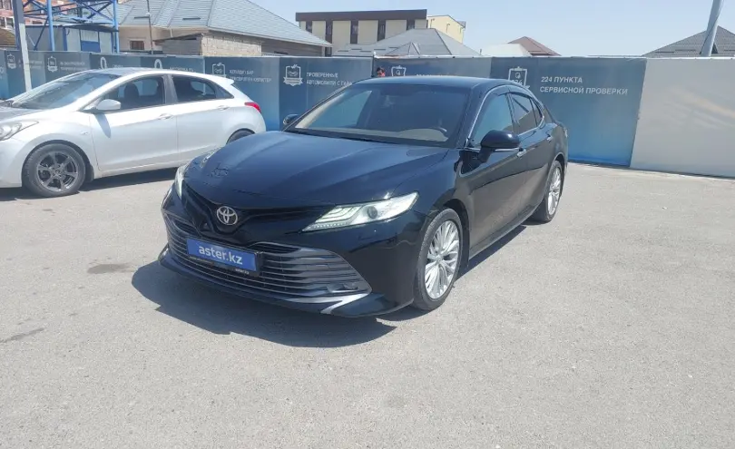 Toyota Camry 2018 года за 11 000 000 тг. в Шымкент