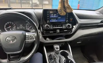 Toyota Highlander 2022 года за 21 000 000 тг. в Алматы фото 5
