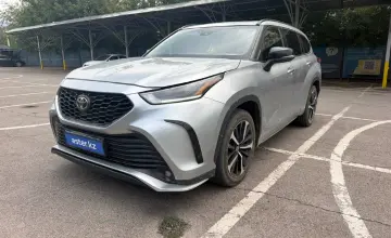 Toyota Highlander 2022 года за 21 000 000 тг. в Алматы фото 1