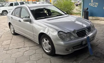 Mercedes-Benz C-Класс 2004 года за 3 500 000 тг. в Талдыкорган фото 3