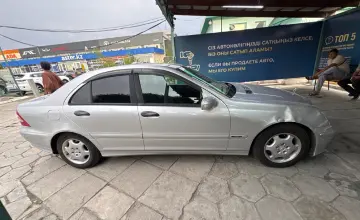 Mercedes-Benz C-Класс 2004 года за 3 500 000 тг. в Талдыкорган фото 4