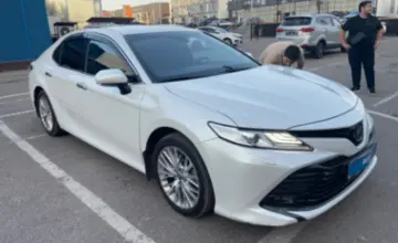 Toyota Camry 2020 года за 14 000 000 тг. в Алматы фото 2