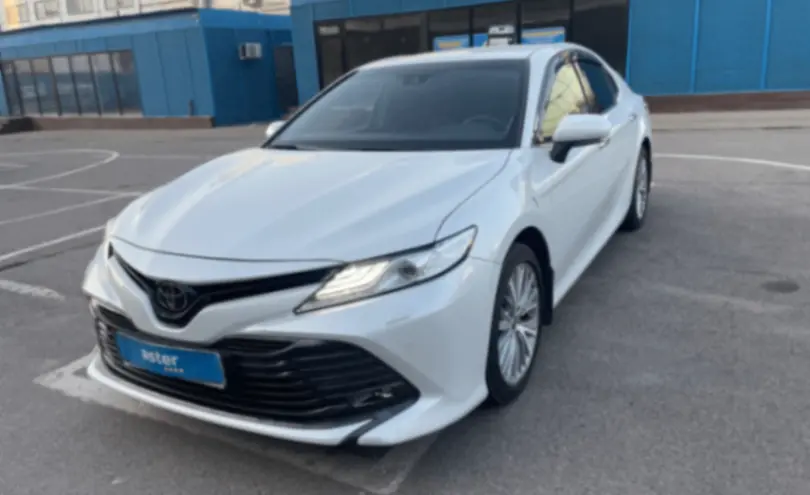 Toyota Camry 2020 года за 14 000 000 тг. в Алматы