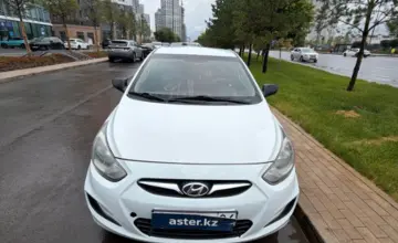 Hyundai Accent 2013 года за 3 000 000 тг. в Астана фото 2