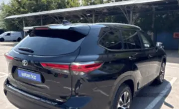 Toyota Highlander 2022 года за 27 000 000 тг. в Алматы фото 3