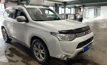 Mitsubishi Outlander 2013 года за 7 000 000 тг. в Астана фото 2