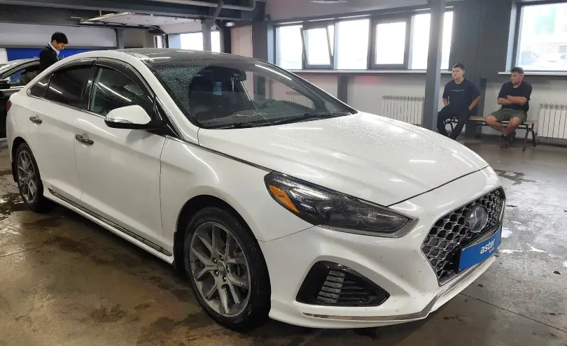Hyundai Sonata 2019 года за 9 000 000 тг. в Астана фото 2