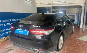 Toyota Camry 2020 года за 13 500 000 тг. в Астана