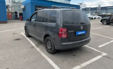 Volkswagen Touran 2010 года за 4 900 000 тг. в Алматы фото 4
