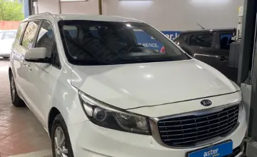 Kia Sedona 2015 года за 12 000 000 тг. в Астана фото 3