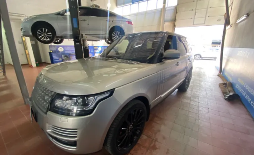 Land Rover Range Rover 2015 года за 25 000 000 тг. в Астана