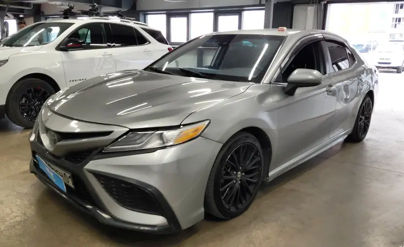 Toyota Camry 2021 года за 12 500 000 тг. в Астана
