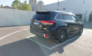 Toyota Highlander 2019 года за 17 000 000 тг. в Шымкент фото 4