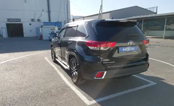 Toyota Highlander 2019 года за 17 000 000 тг. в Шымкент