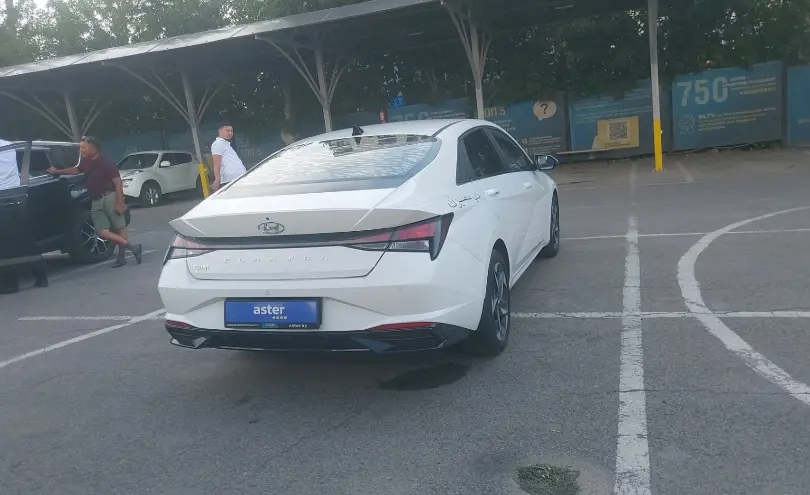 Hyundai Elantra 2023 года за 8 500 000 тг. в Алматы фото 3