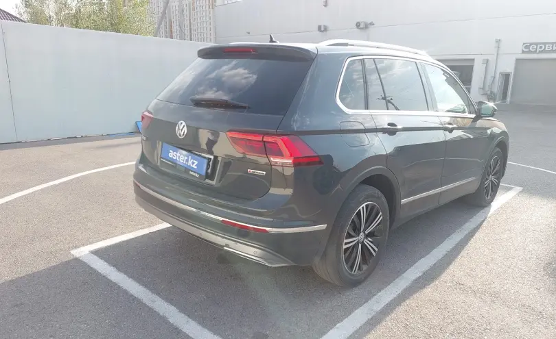 Volkswagen Tiguan 2018 года за 16 000 000 тг. в Шымкент фото 3