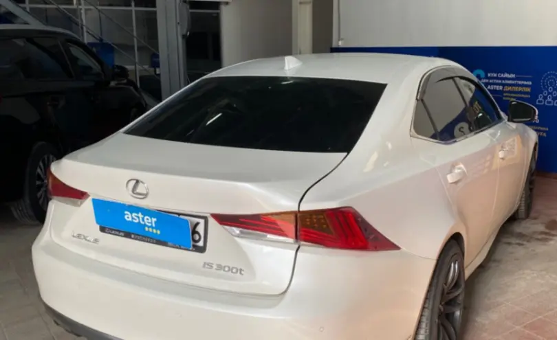 Lexus IS 2017 года за 12 000 000 тг. в Астана фото 5