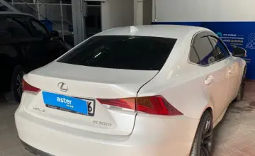 Lexus IS 2017 года за 12 000 000 тг. в Астана