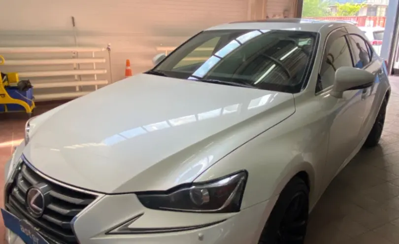 Lexus IS 2017 года за 12 000 000 тг. в Астана