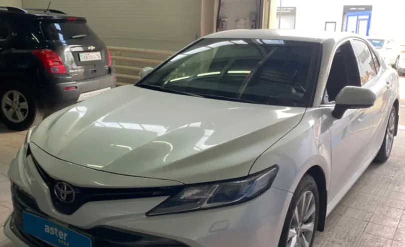 Toyota Camry 2021 года за 14 000 000 тг. в Астана