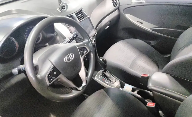 Hyundai Solaris 2015 года за 4 800 000 тг. в Астана фото 5