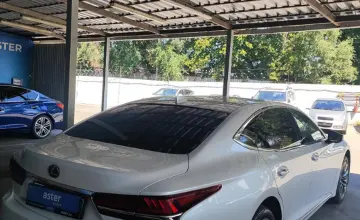 Lexus LS 2018 года за 30 000 000 тг. в Алматы
