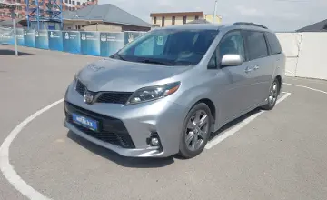 Toyota Sienna 2018 года за 16 000 000 тг. в Шымкент фото 1
