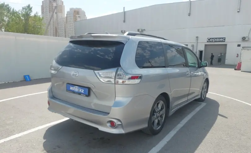 Toyota Sienna 2018 года за 16 000 000 тг. в Шымкент фото 3