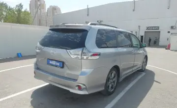 Toyota Sienna 2018 года за 16 000 000 тг. в Шымкент фото 3