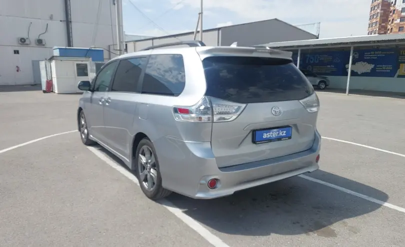 Toyota Sienna 2018 года за 16 000 000 тг. в Шымкент фото 4
