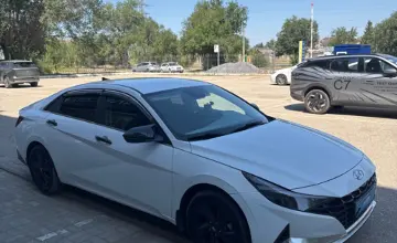 Hyundai Elantra 2021 года за 8 000 000 тг. в Актобе фото 3