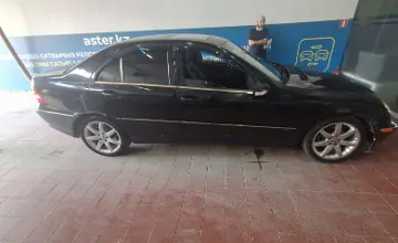 Mercedes-Benz C-Класс 2003 года за 2 700 000 тг. в Астана фото 4
