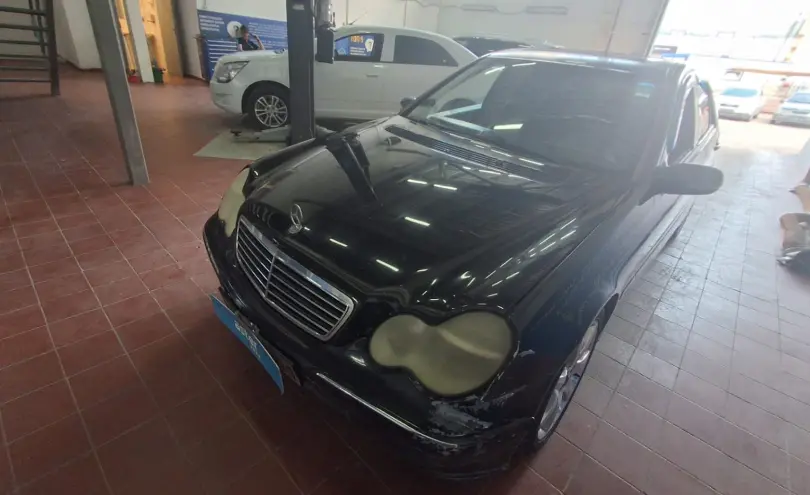 Mercedes-Benz C-Класс 2003 года за 2 700 000 тг. в Астана