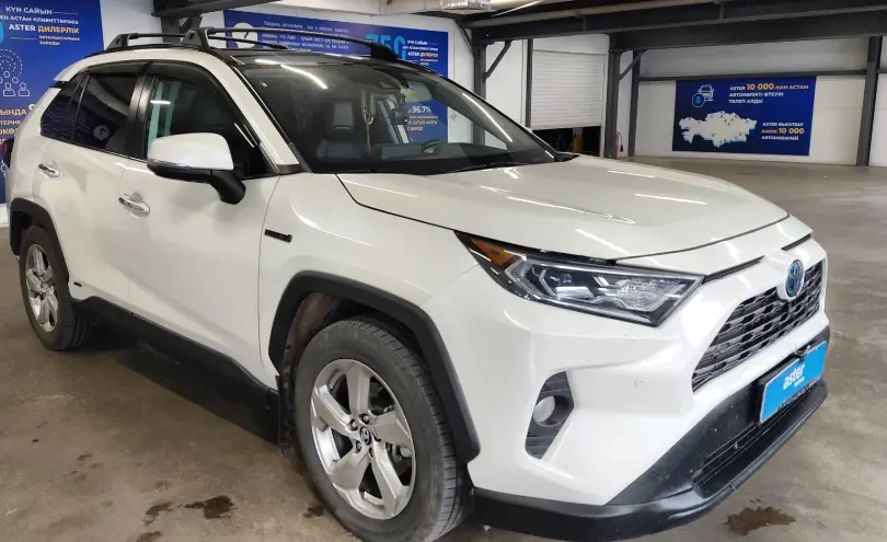 Toyota RAV4 2022 года за 12 500 000 тг. в Астана фото 2