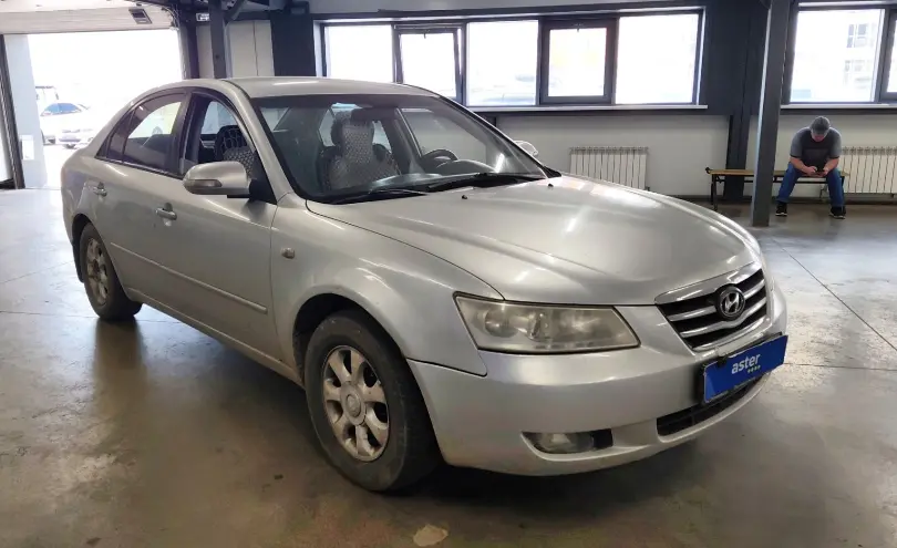 Hyundai Sonata 2007 года за 3 000 000 тг. в Астана фото 2
