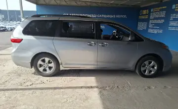 Toyota Sienna 2015 года за 12 600 000 тг. в Алматы фото 4