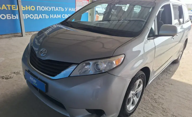 Toyota Sienna 2015 года за 12 600 000 тг. в Алматы