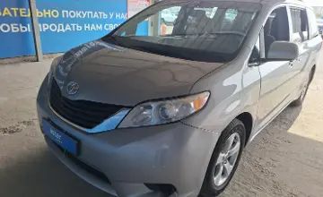 Toyota Sienna 2015 года за 12 600 000 тг. в Алматы фото 1