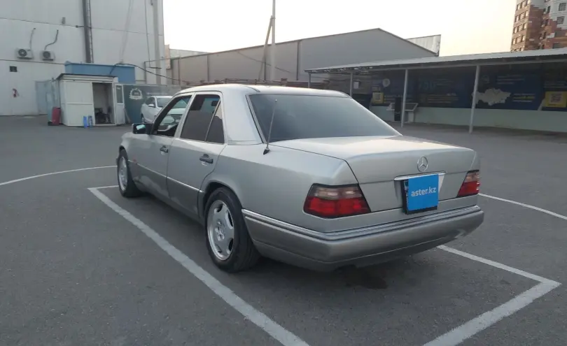 Mercedes-Benz E-Класс 1994 года за 2 900 000 тг. в Шымкент фото 4