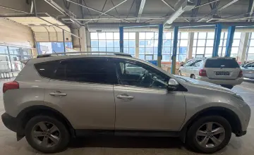Toyota RAV4 2015 года за 7 700 000 тг. в Караганда фото 4