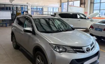 Toyota RAV4 2015 года за 7 700 000 тг. в Караганда фото 3