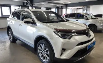 Toyota RAV4 2017 года за 11 000 000 тг. в Астана фото 2