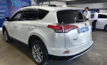 Toyota RAV4 2017 года за 11 000 000 тг. в Астана фото 4