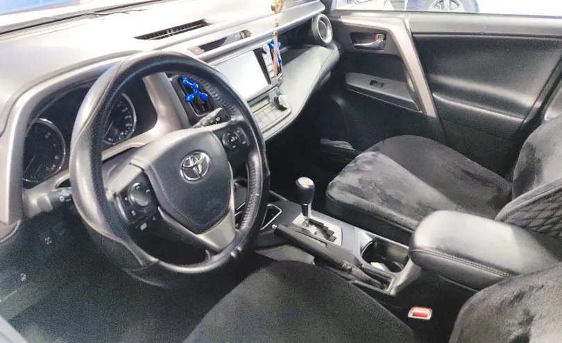 Toyota RAV4 2017 года за 11 000 000 тг. в Астана фото 5