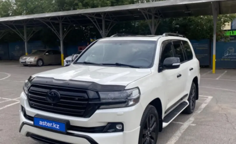 Toyota Land Cruiser 2017 года за 39 000 000 тг. в Алматы